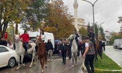 Sağanak yağış altında Cumhuriyet Bayramı'nı kutladılar