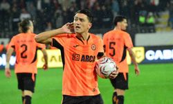 Trendyol Süper Lig: Çorum FK: 1 - Çaykur Rizespor: 1 (İlk yarı)