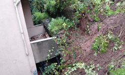 Zonguldak'ta heyelan: Evin bahçesi kaydı, balkon zarar gördü