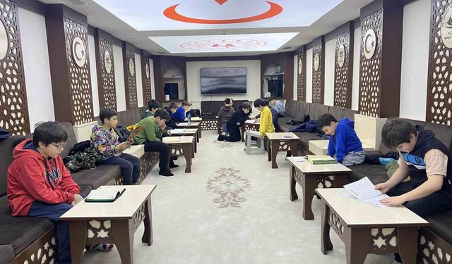 Bahçeşehir Gençlik Merkezinde Kur'an kursu kayıtları devam ediyor