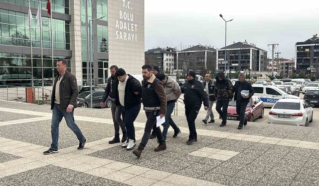 Bolu'da yaşlı çifti 'polisiz' diyerek 2,3 milyon lira dolandırdılar