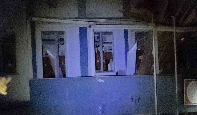 Çatısı uçan okuldaki pansiyonda kalan öğrenciler başka pansiyonlara nakledilecek