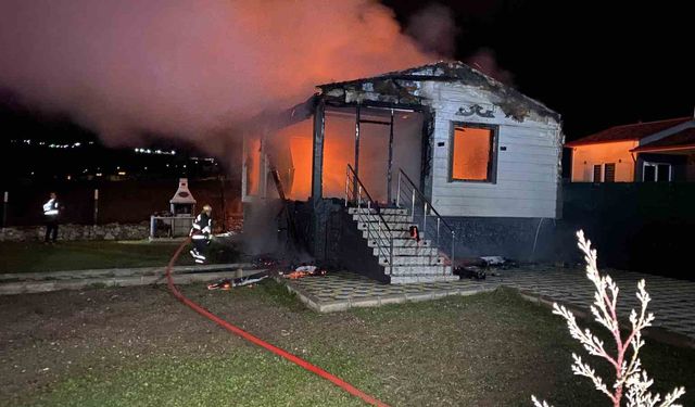 Çorum'da bağ evi alevlere teslim oldu