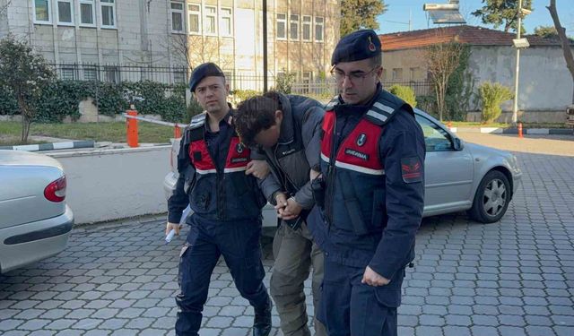 Evinde uyuşturucu ve silahla yakalanan şahıs adliyeye sevk edildi