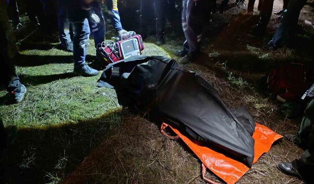 Gümüşhane'deki yangında bazı kısımları çöken binada yaşlı adamın cansız bedeni bulundu