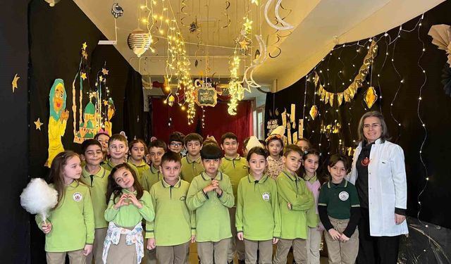 İlkokul koridorunda Ramazan Sokağı coşkusu