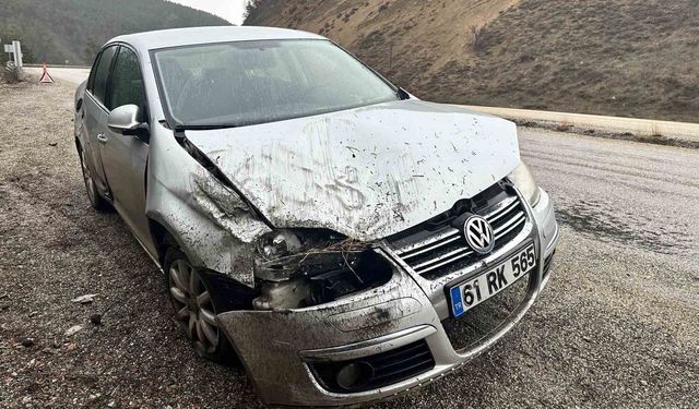 Kayak merkezine gitmek için yola çıkan aile kaza yaptı: 3 yaralı