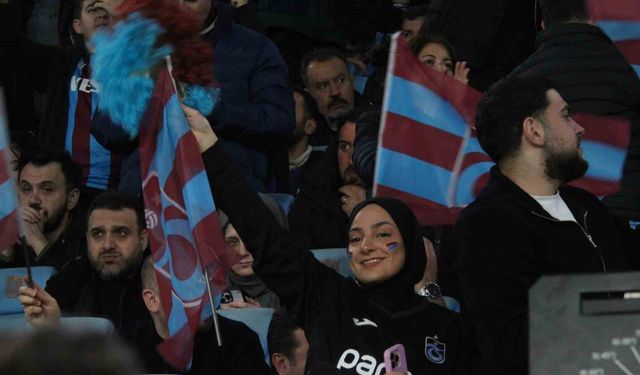 Trendyol Süper Lig: Trabzonspor: 1 - Fenerbahçe: 1 (Maç devam ediyor)