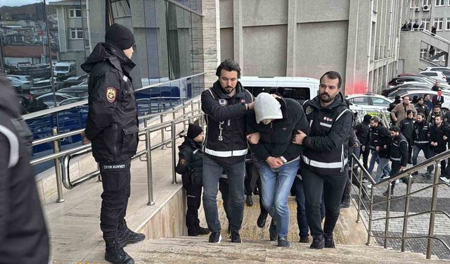 Zonguldak'ta rüşvetle araç muayenesi operasyonunda 11 şüpheli adliyede