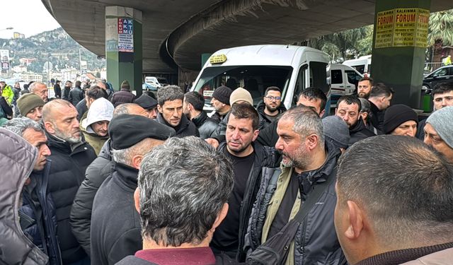 DOLMUŞ DÜZENLEMESİNDE "DÜĞÜM" ÇÖZÜLÜYOR MU? İŞTE BELEDİYENİN O AÇIKLAMASI!