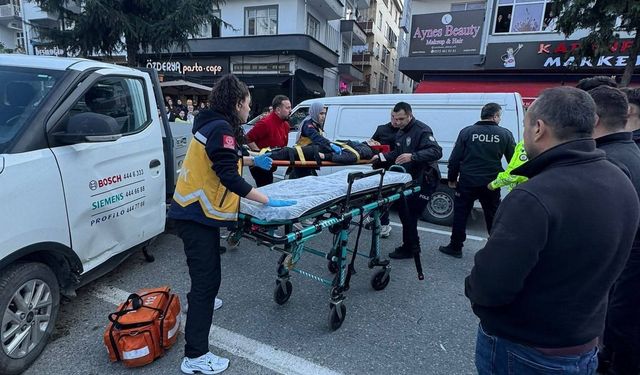 KAMYONET İLE MOTOSİKLET ÇARPIŞTI