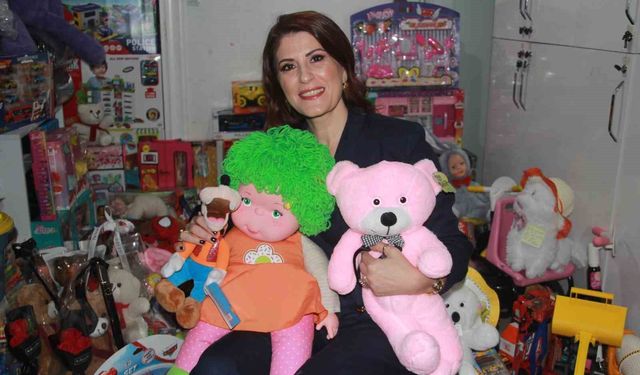 44'üncü yaş gününde hediye yerine oyuncak istedi