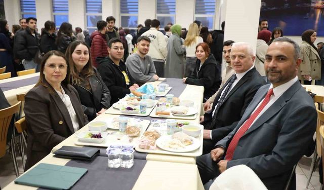 BARÜ'lü öğrenciler Ramazan ayı boyunca iftar sofrasında bir araya geldi
