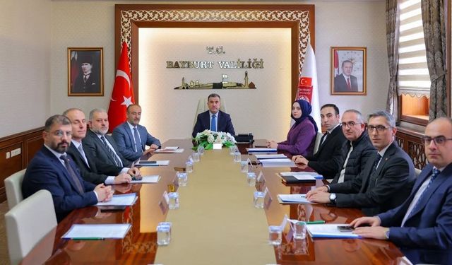 Bayburt'ta hayvanları korumaya yönelik sürdürülen çalışmalar toplantıda değerlendirildi