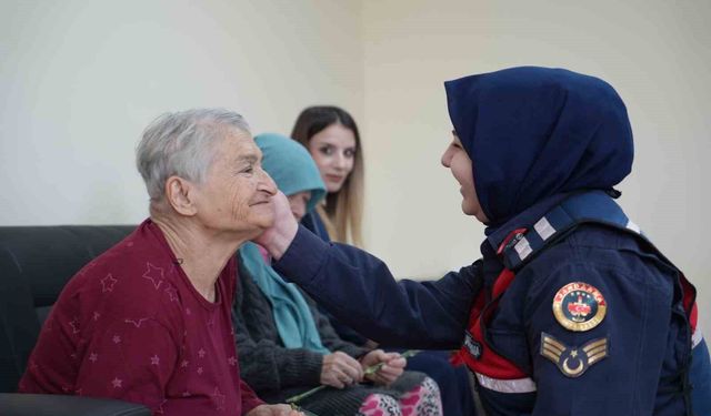 Büyüklerin yüzü güldü