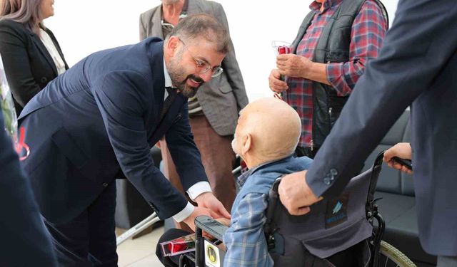 Bayburt'ta huzurevi sakinlerinin Yaşlılar Haftası kutlandı