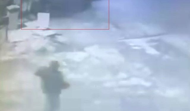 Beton bariyere çarpan otomobil kazası güvenlik kamerasında