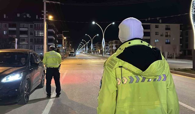 Kurallara uymayan 1523 sürücüye ceza