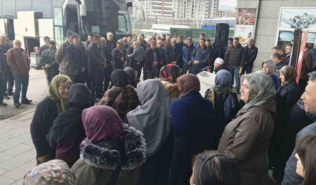 Bolu'da Şevval umresi için 25 kişilik kafile dualarla uğurlandı