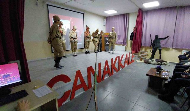 Çanakkale zaferine özel öğrencilerden dolu dolu program