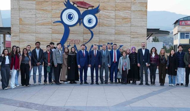 Cem Şahin ve Rektör Kırışık Sosyalfest'te öğrencilerle buluştu