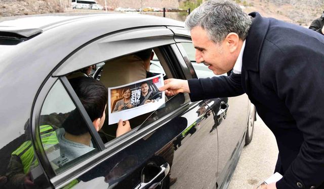 Gümüşhane Valisi Atay, bayram öncesi trafik denetimlerine katıldı