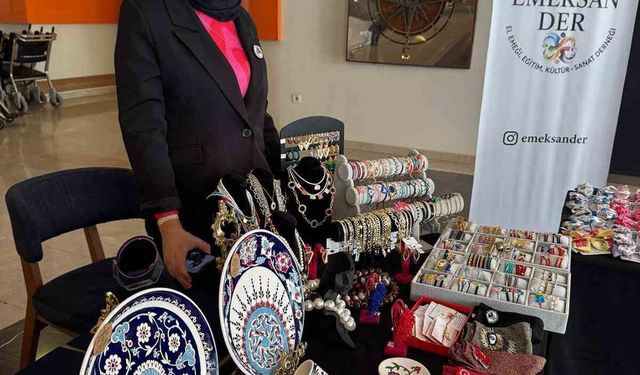 Hastanede 'Kadın Emeği, Hayatın Ritmi' sergisi