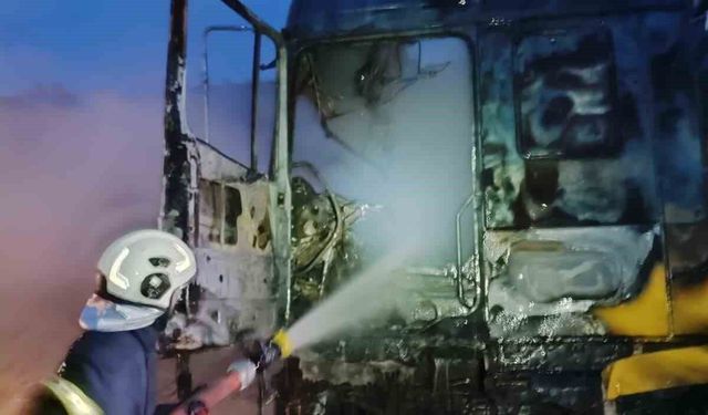 Kastamonu'da alevlere teslim olan seyir kullanılamaz hale geldi