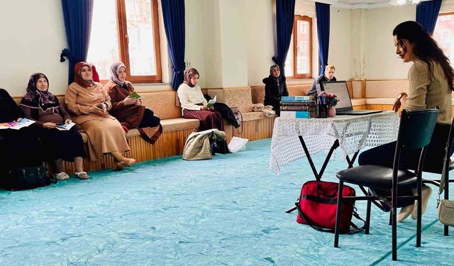 Kur'an kursu kursiyerlerine SAHA eğitimi verildi