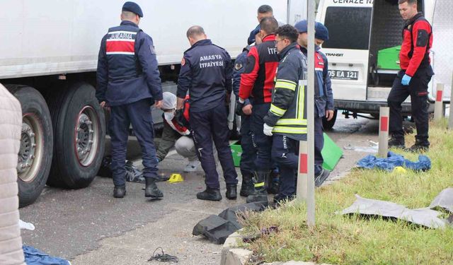 Otomobilden fırlayan bebek hayatını kaybetti