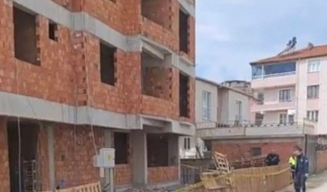 Çatıdan düşen işçi hayatını kaybetti