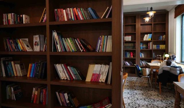 Başkan Özlü 'Güçlü bir gelecek; okuyan ve düşünen bireylerle mümkündür'