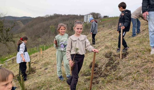 GELECEK ONLARIN ELLERİNDE YEŞERİYOR