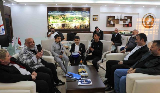 Küçük müzisyenlere Başkandan destek sözü