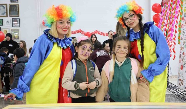 Minikler için üniversitede şenlik