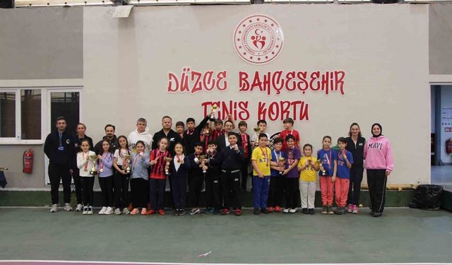 Minikler kort tenisi müsabakaları sona erdi