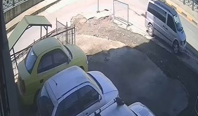 Motosiklet kaza anı kameralara yansıdı