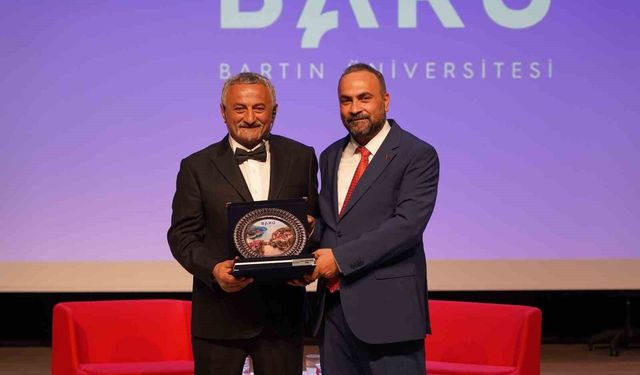 Ünlü saç stilisti üniversite öğrencileriyle buluştu