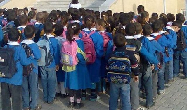 OKULLARDA İLK ZİL ÇALDI ! 17 MİLYON ÖĞRENCİ DERS BAŞI YAPTI.