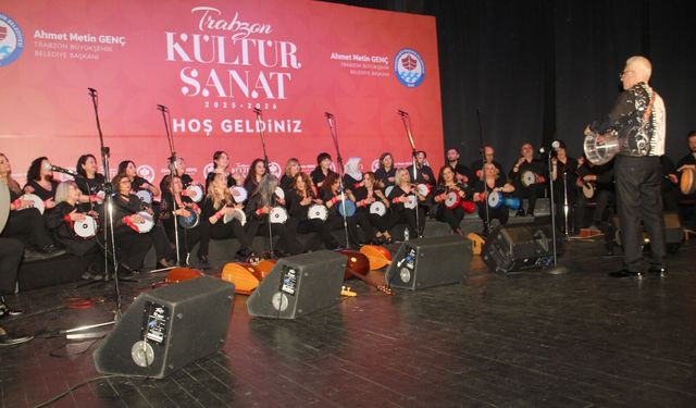 TRABZON’UN İLK RİTİM GRUBU AYAKTA ALKIŞLANDI