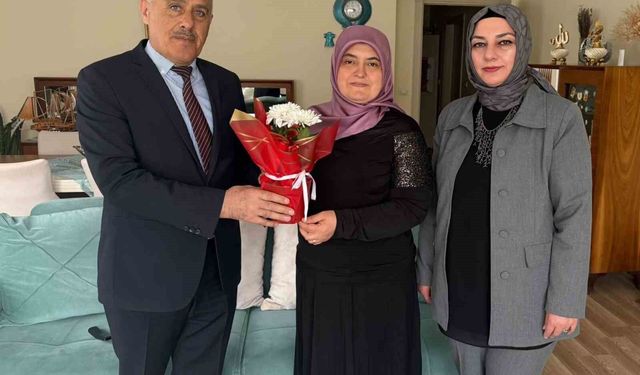 Bayburt'ta koruyucu ailelerin Anneler Günü kutlandı