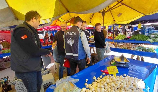 Bolu'da pazarda fiyat ve tartı denetimi