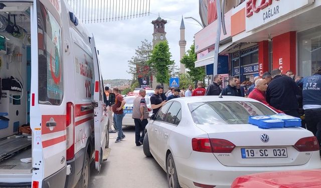 Karşılaştığı husumetlisini bıçakladı
