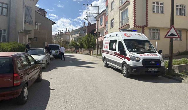 Kaldırıma çarpan motosikletin sürücüsü yaralandı