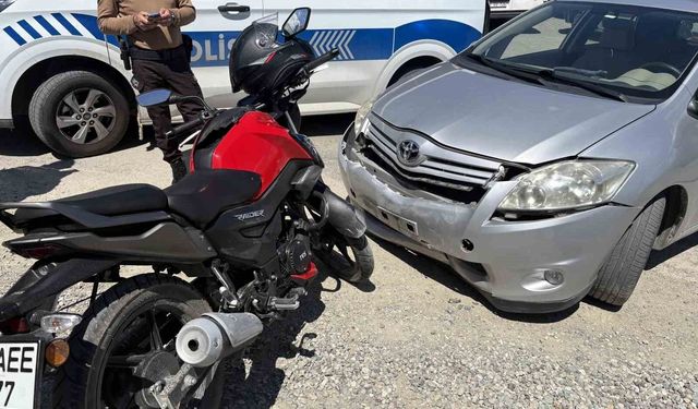 Kastamonu'da motosiklet ile otomobil çarpıştı: 2 yaralı