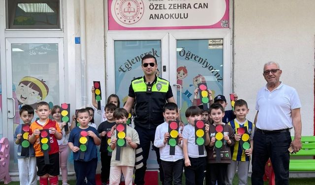 Minik öğrenciler eğlenerek öğreniyor