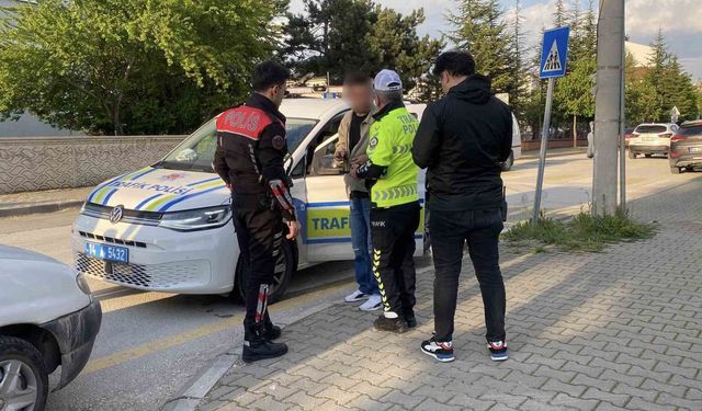 Polise ehliyetsiz yakalanan sürücü 1.32 promil alkollü çıktı