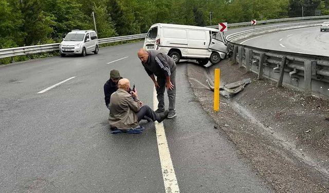 Yağmur Kazayı Getirdi: Hafif Ticari Araç Kontrolden Çıktı, Sürücü Camdan Fırladı