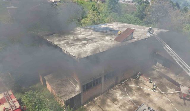Yaklaşan çay sezonu öncesinde çay fabrikasında yangın tatbikatı