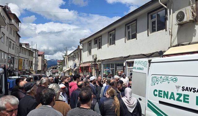 KIZININ CİNSEL İSTİSMARA UĞRADIĞINI ÖĞRENİNCE KALP KRİZİ SONUCU HAYATINI KAYBETTİ